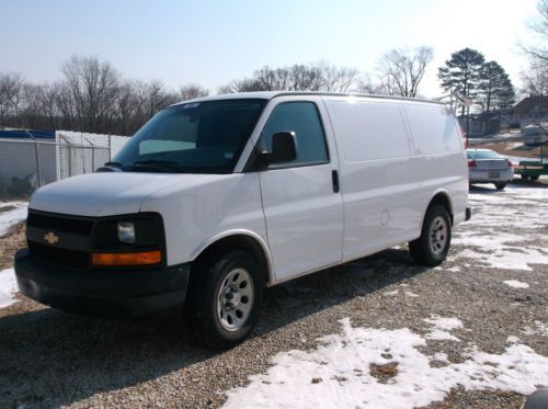 2009 chevy cargo van 1500 express no rear cargo windows bulk head/shelving nice!