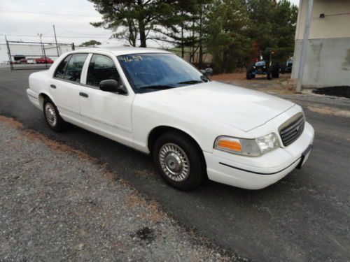 2000 white ford crown victoria 4 door sedan one owner