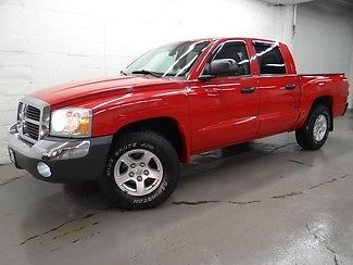 2005 dodge dakota slt 4x4 4.7 magnum v8 crew cab  clean carfax we finance!