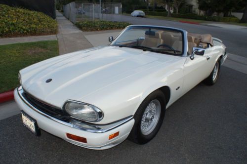 1994 4.0l 6 cylinder rare &amp; desirable &#039;glacier white&#039; color with barley leather!