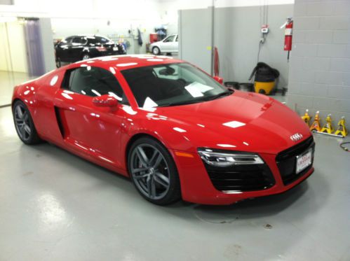 2014 audi r8 v8  only 47 miles private seller