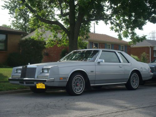 1981  chrysler imperial  , 2 door coupe ,silver pqint , maroon leather seats