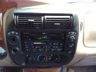 1999 Ford Explorer XLT Sport Utility 4-Door 4.0L, image 3