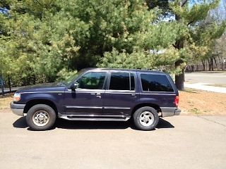 1999 Ford Explorer XLT Sport Utility 4-Door 4.0L, image 4