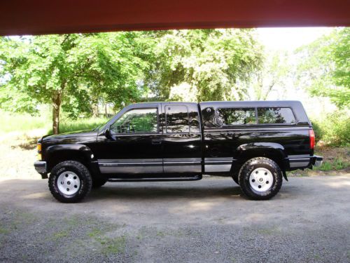 1998 chevrolet silverado ext cab 4wd c/k2500,w/matching canopy,rust free body