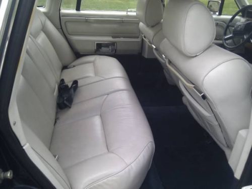 1986 Lincoln Town Car Signature Series (Peoria, IL, USA!), image 2
