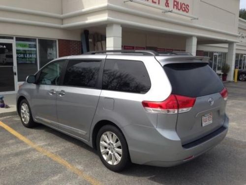 2011 toyota sienna