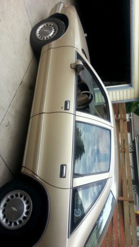 1994 chevrolet caprice classic ls sedan 4-door 4.3l