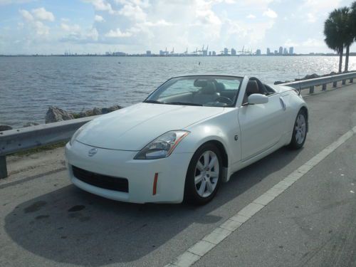 2004 nissan 350z roadster-touring convertible