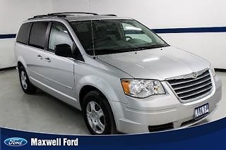 10 town &amp; country lx, pwr sliding door, cloth, dual ac, cruise, clean,we finance