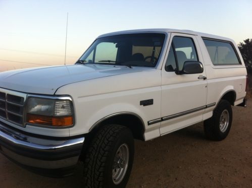 1992 ford bronco xlt 5.8 4x4 white/tan