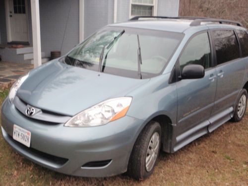 2008 toyota sienna le mini passenger van 5-door 3.5l wheelchair braun rampvan