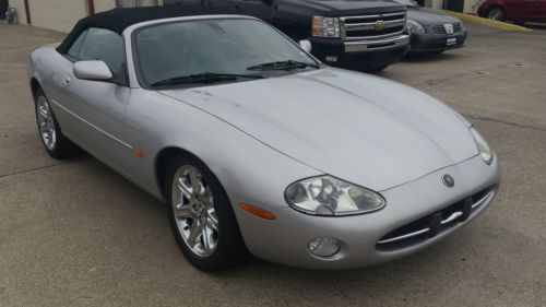 2003 Jaguar XK8 Base Coupe 2-Door 4.2L, image 8