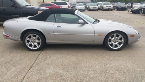 2003 Jaguar XK8 Base Coupe 2-Door 4.2L, image 9