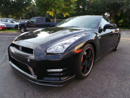 2014 nissan gt-r track edition coupe 2-door 3.8l