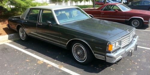 1983 chevrolet caprice classic - chevy 305 v8 2 bbl. carb. auto - less than 122k