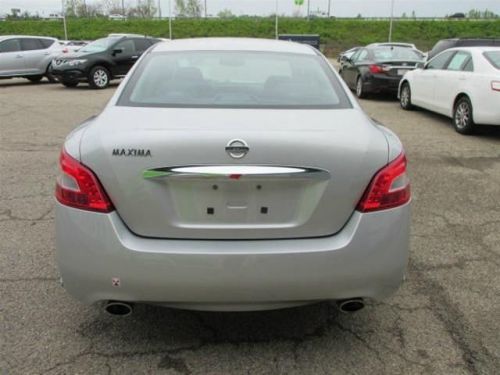 2011 nissan maxima