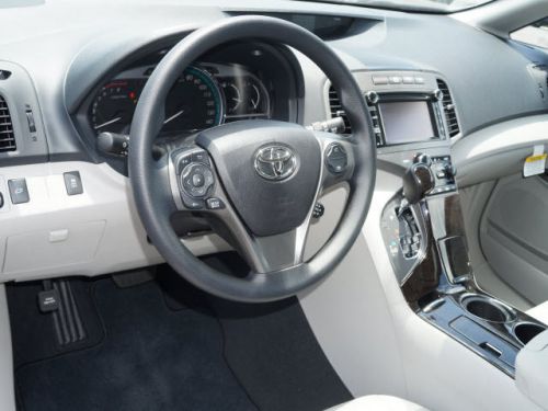 2014 toyota venza le