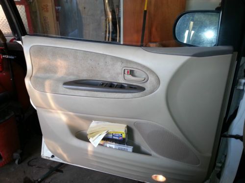 2003 Mazda MPV for parts or poss repair white wrecked 4 door NO RESERVE, US $1,700.00, image 3
