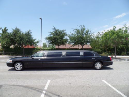 2004 lincoln town car  tiffany coachwork limousine