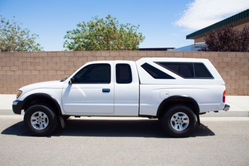 Sr5 trd 4x4 xtracab shell carpet kit 5 speed manual white tinted windows lift