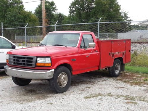 Red f-250 ford truck uyility bed automatic a/c