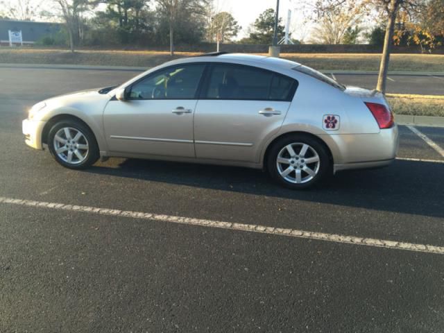 Nissan maxima sl sedan 4-door