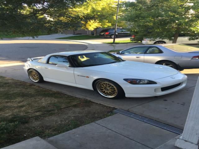 Honda: s2000 base convertible 2-door