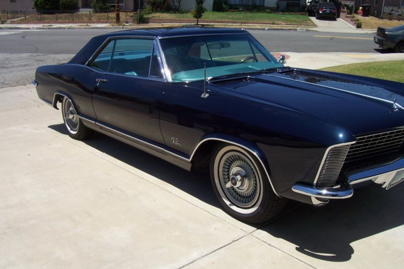 Buick: riviera base