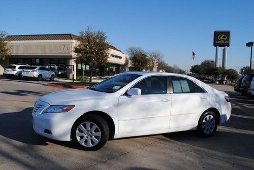 08 toyota camry xle leather sunroof cd bluetooth one owner low miles