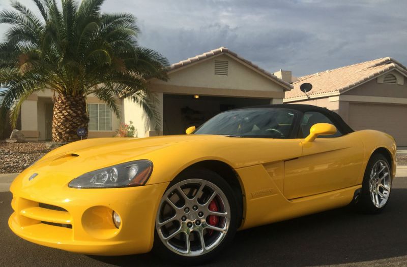 2005 dodge viper srt-10 convertible