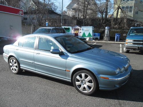 88000, miles awd loaded!auto like new smooth right color loaded!!