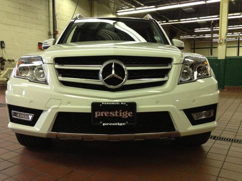 Glk350 4matic amg parktronic premium package panoramic roof navigation