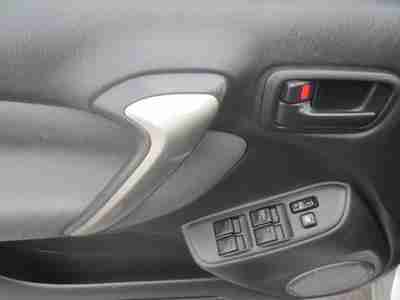 2005 TOYOTA RAV4 SUV 4X4  Passenger Air Bag Power Door Locks Power Steering, image 13