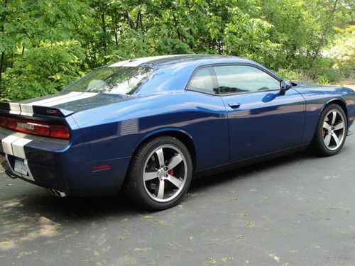 Dodge challenger srt8 392 inaugural edition #947