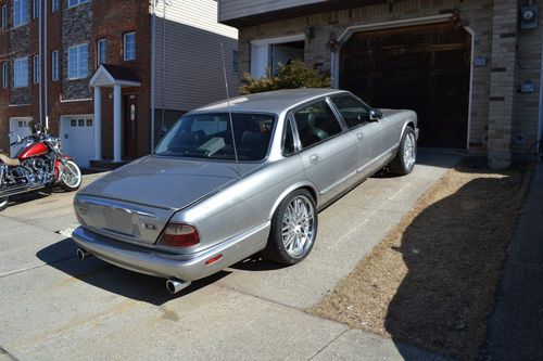 1999 jaguar xj8!!!!!!!! huricane sandy damage!!!!!! no reserve