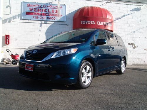 2012 toyota sienna le mini passenger van 5-door 3.5l