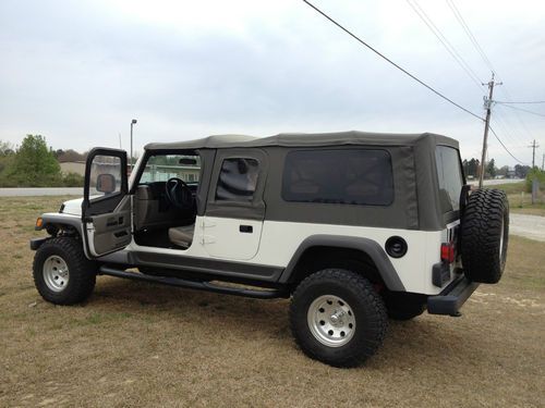 Custom built 2005 limo style jeep wrangler - automatic 4 wheel drive