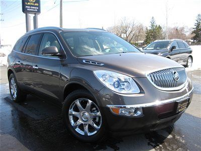 2009 buick enclave cxl, awd. third row, navigation, dvd. 19835 miles.