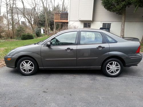 2004 ford focus zts sedan 4-door 2.3l