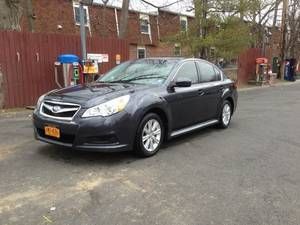 2011 subaru legacy 2.5i premium sedan 4-door 2.5l make offer!!!