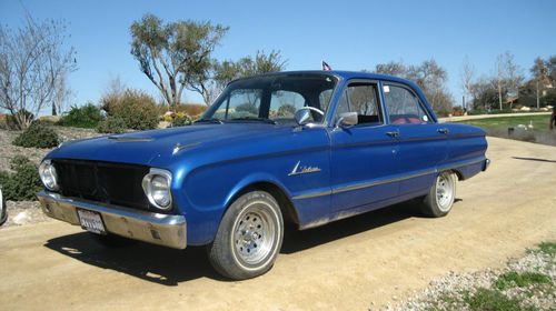 1962 ford falcon 4 door