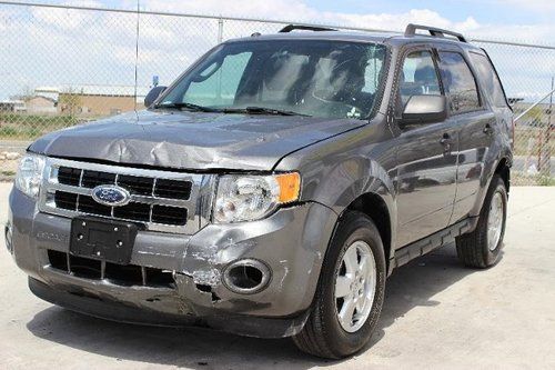 2012 ford escape xlt 4wd damaged salvage low miles runs! economical wont last!!