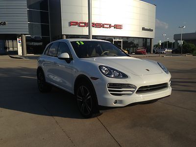 2013 porsche cayenne v6 tiptronic 9k mi.