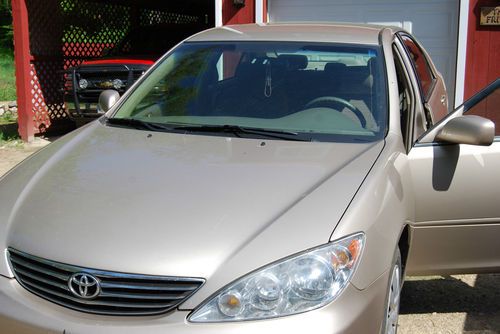 2005 toyota camry le sedan 4-door 2.4l