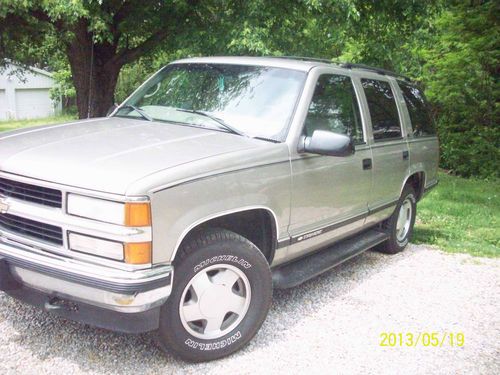 1999 chevrolet tahoe lt,4 door, barn doors,121,255 very low miles,350 vortec 4x4