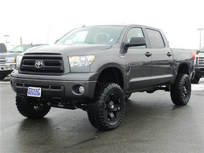 Crew max trd rock warrior 4x4 custom new lift wheels tires roof low miles auto