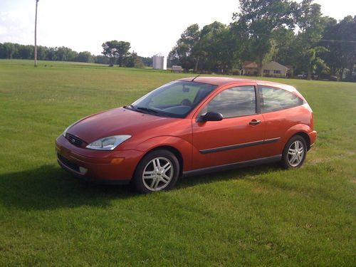 2000 ford focus zx3 hatchback 3-door 2.0l