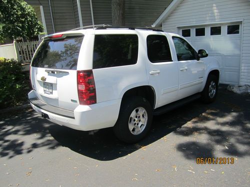 2011 chevrolet tahoe ls sport utility 4-door 5.3l