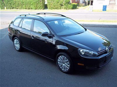 2011 vw jetta sport wagon, 5 speed manual, 2.5l ,5 cyl,only 12,000 miles,1 owner